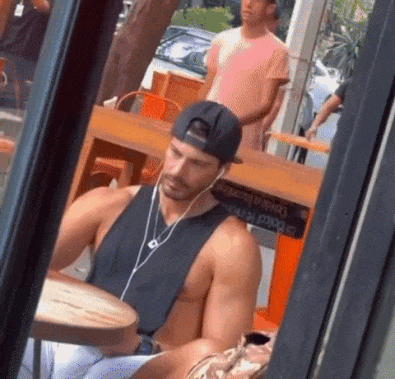 ezgif-2-c05fc49af6.gif