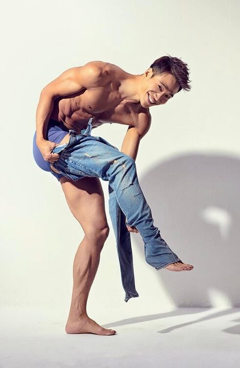 xxxundress asian.jpg