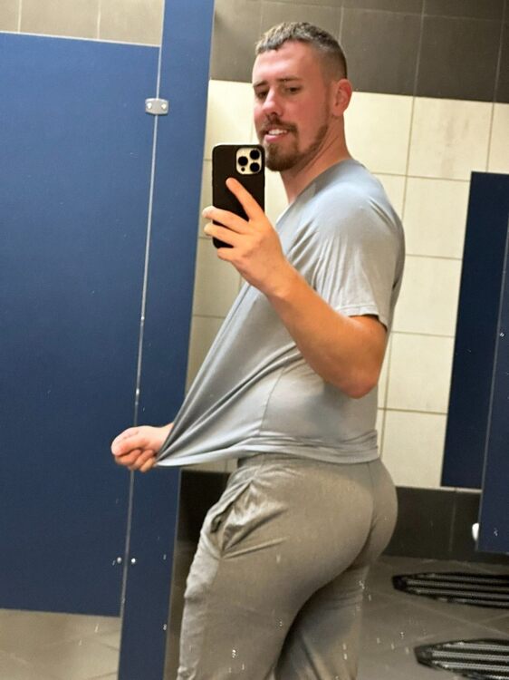 Butt Selfie.jpg