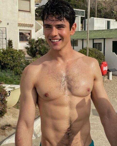 Hot_Dudes_703f5bff25bdadfaf5b0efb8d43a44c9_93a642a4_540.jpg