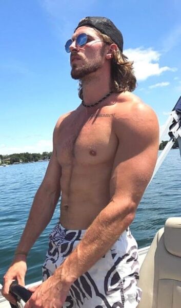 Hot_Dudes_dd84ce81aa2e08f3477be9cf8ce9f419_07a32b10_640.jpg