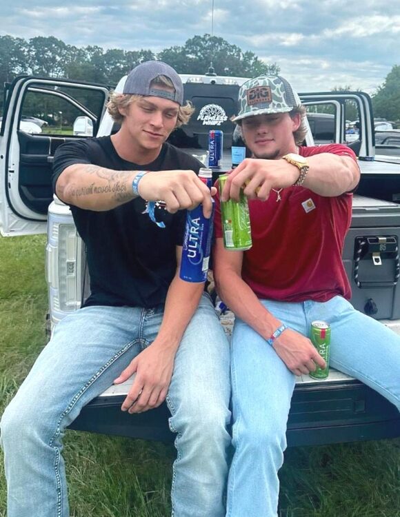 Bubbas Tailgating.jpg