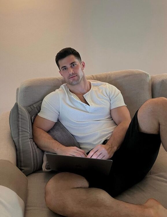 Manspreading Stud.jpg