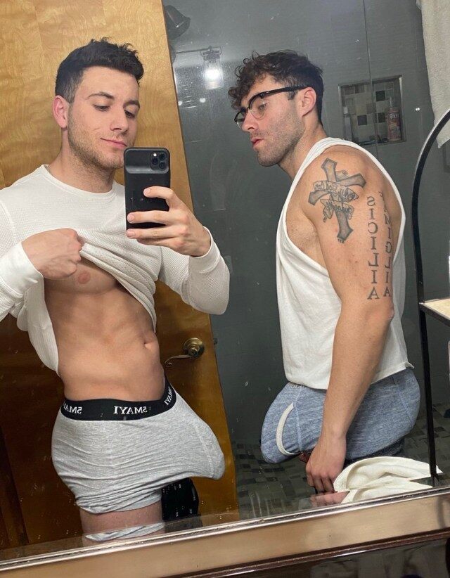 bulgeboysselfie.jpg
