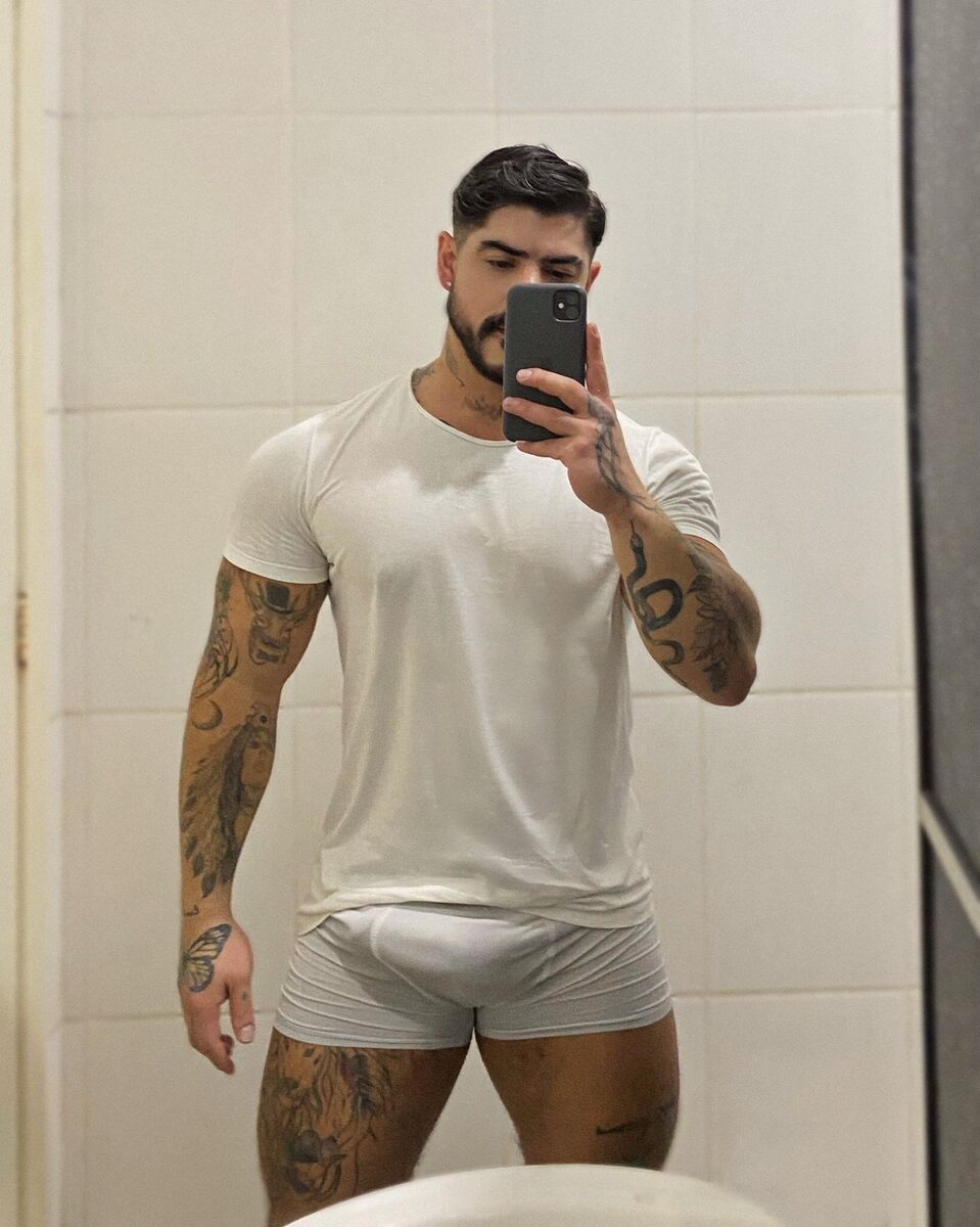 bulgeselfie2329.jpg