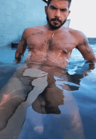studnakedpool.gif