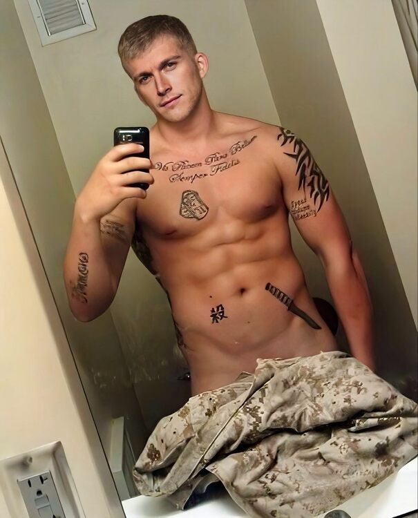 Sexy Service Selfie.jpg
