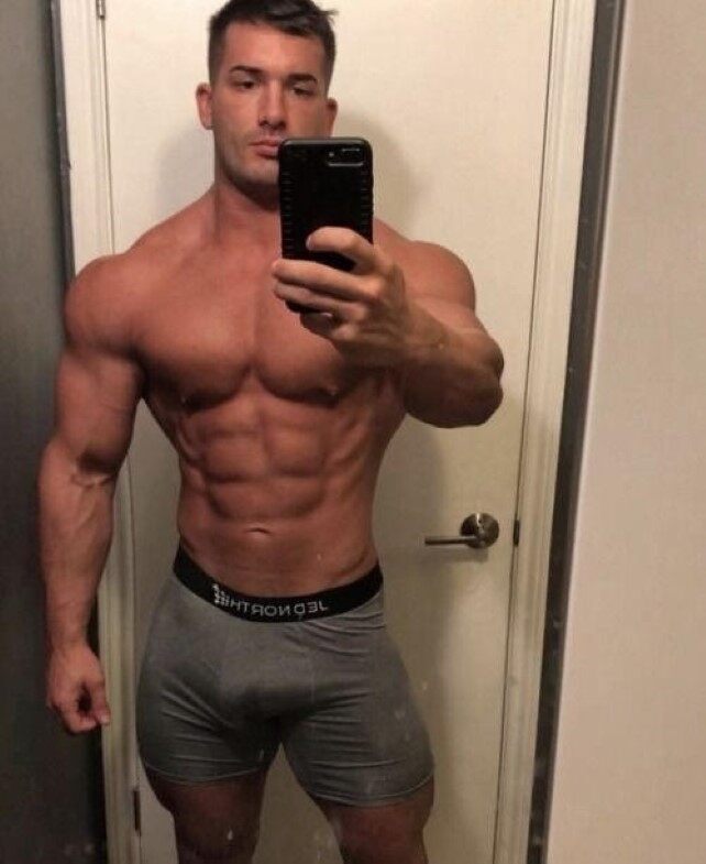 muscle_guy_big_bulge__by_aasg10_de8u6jc-fullview.jpg