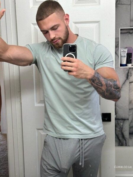 bromance-bulge-vpl-768x1024.jpg