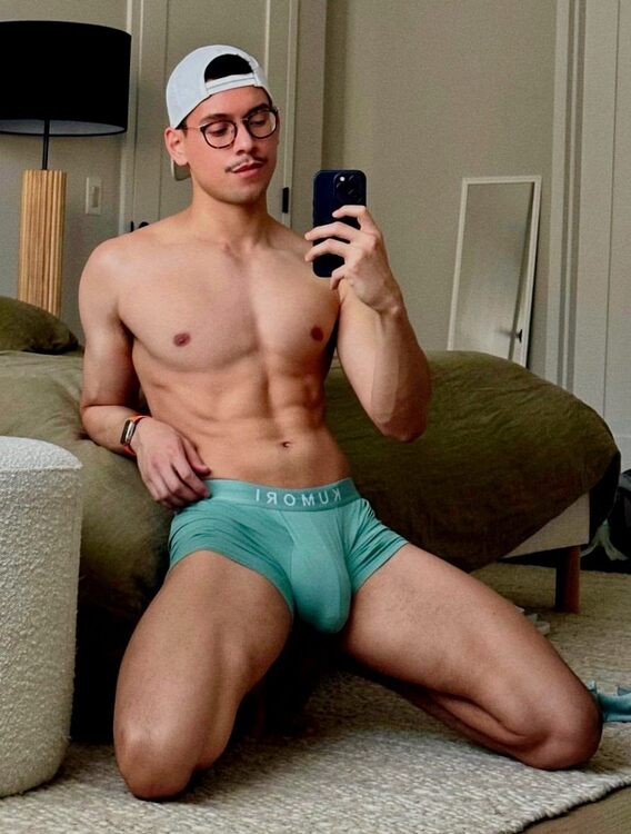 xxxbackcap bulge.jpg