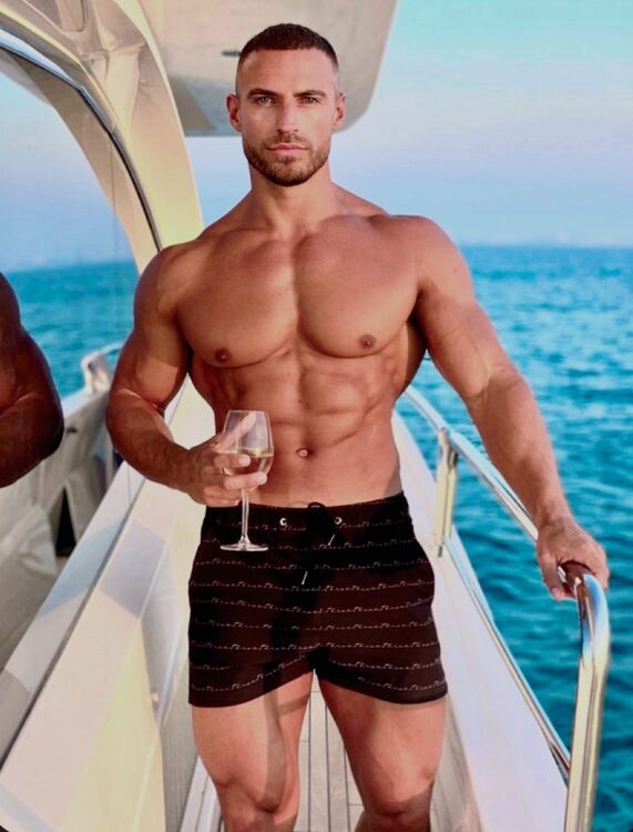 xxxyachtinghunk.jpg