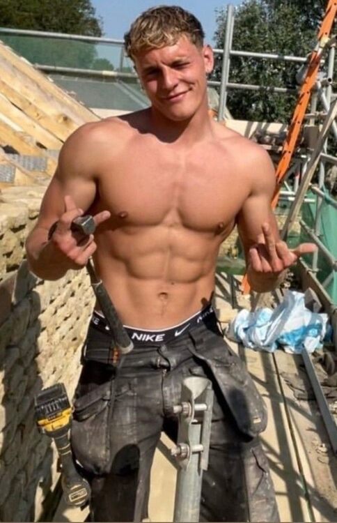 Sexy Builder.jpg