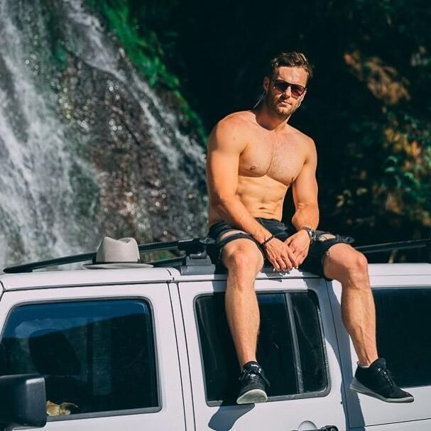 shirtless_stud (244).jpg