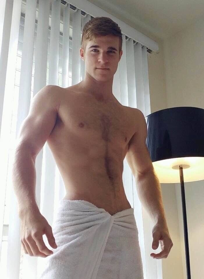 shirtless_stud (991).jpg