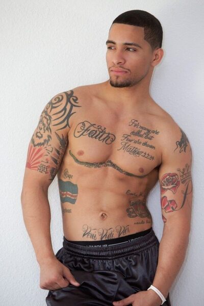 shirtless_stud (993).jpg