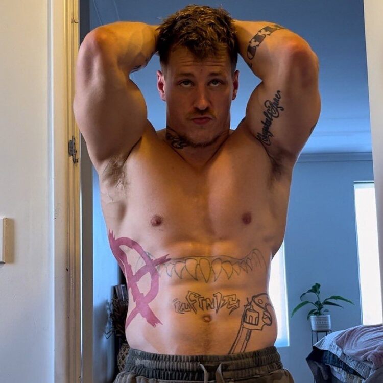 Alec Nysten Bellybutton.jpg