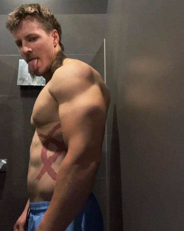 Alec Nysten Tongue.jpg