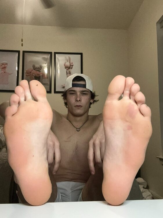 Feet.jpg