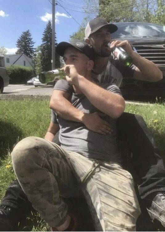 Bubbas Drinkin Beer.jpg