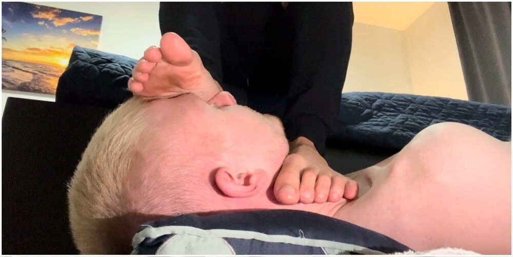 Feet Worshipping.jpg