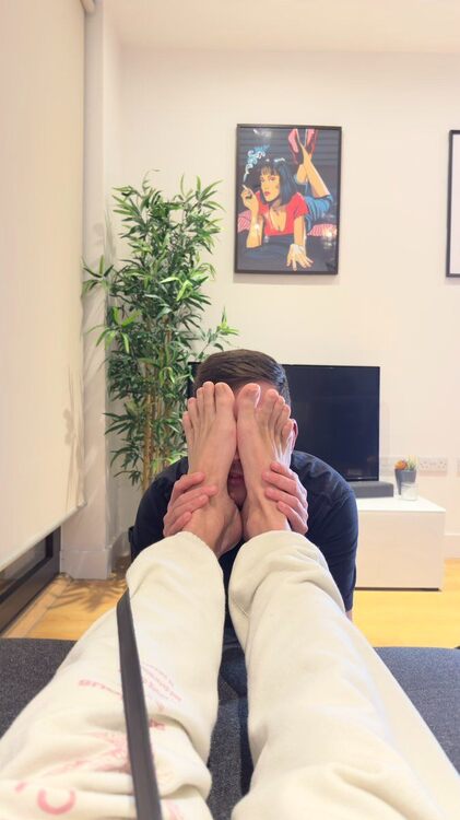 Feet Worshipping.jpg