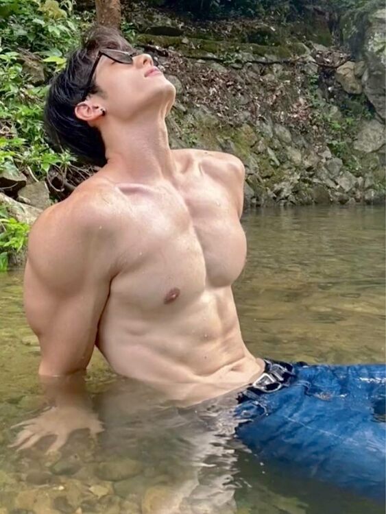 xxxasian in water.jpg