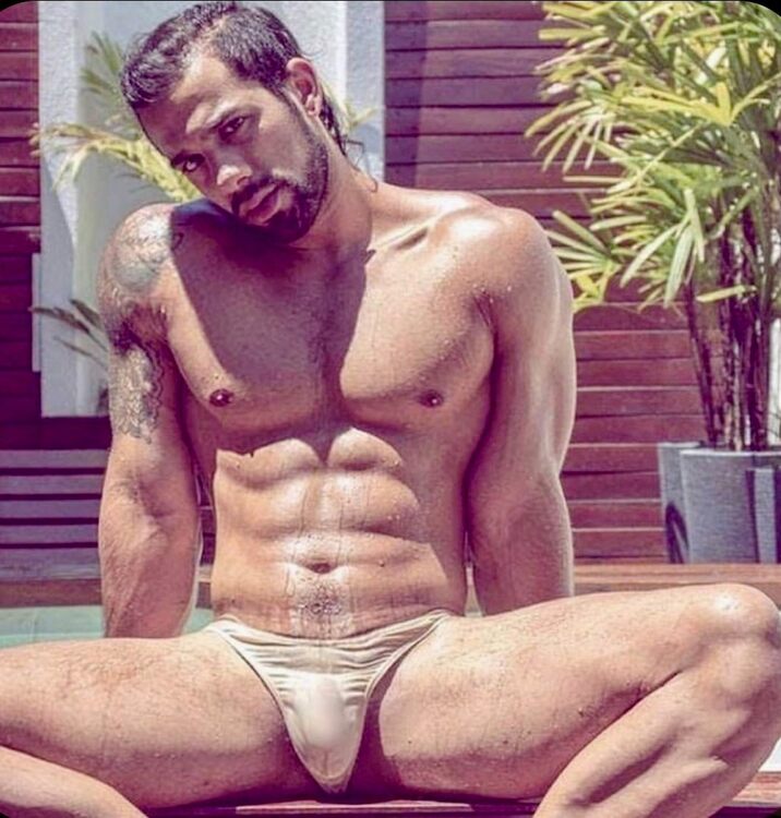 xxxmanspread pool.jpg