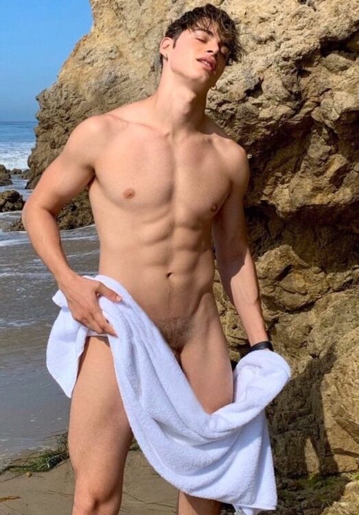 xxxpubesbeach compre.jpg