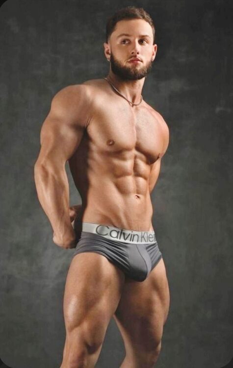 xxxnextdoors bulge.jpg