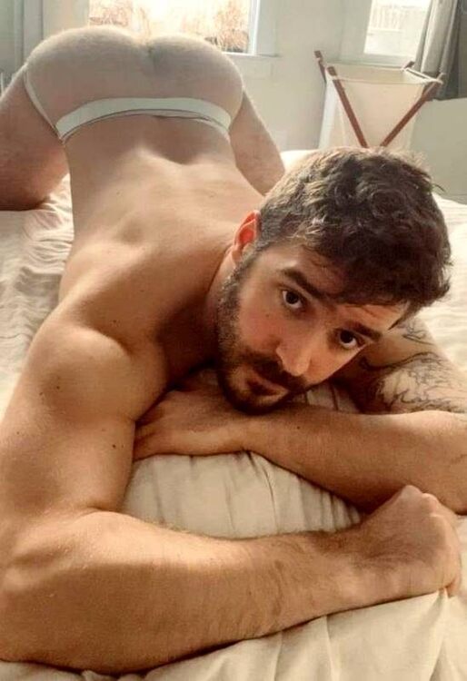 xxxcome2bed butt.jpg