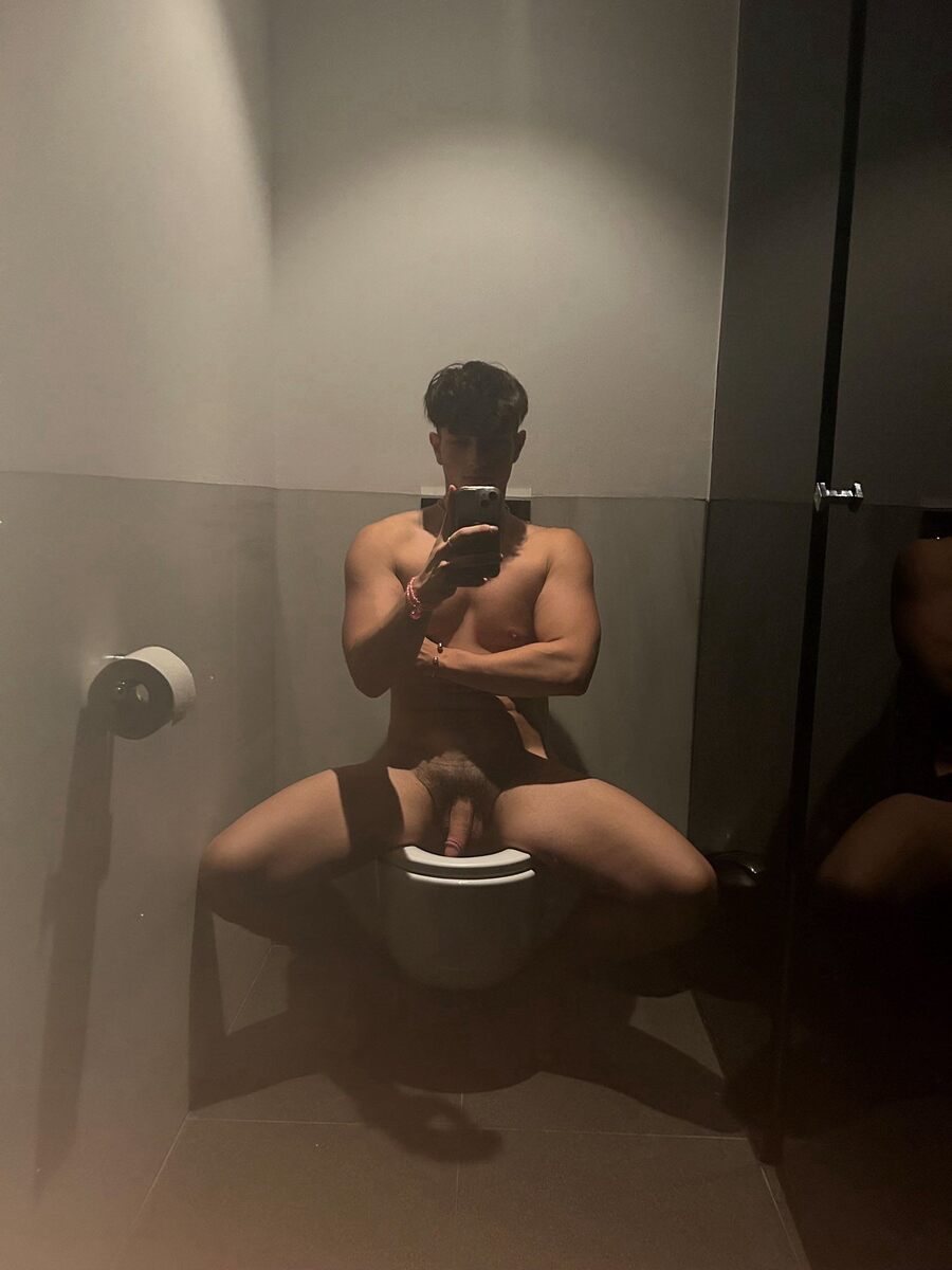 Ashton Adams