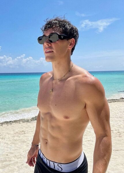 Noah Beck