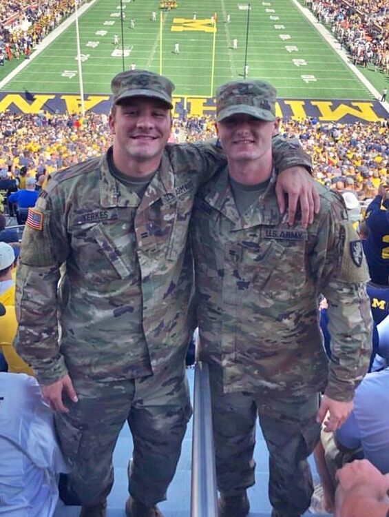 Service Army Bros.jpg