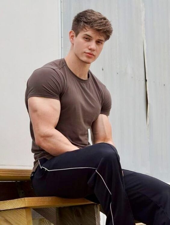 xxxnextdoor arms.jpg