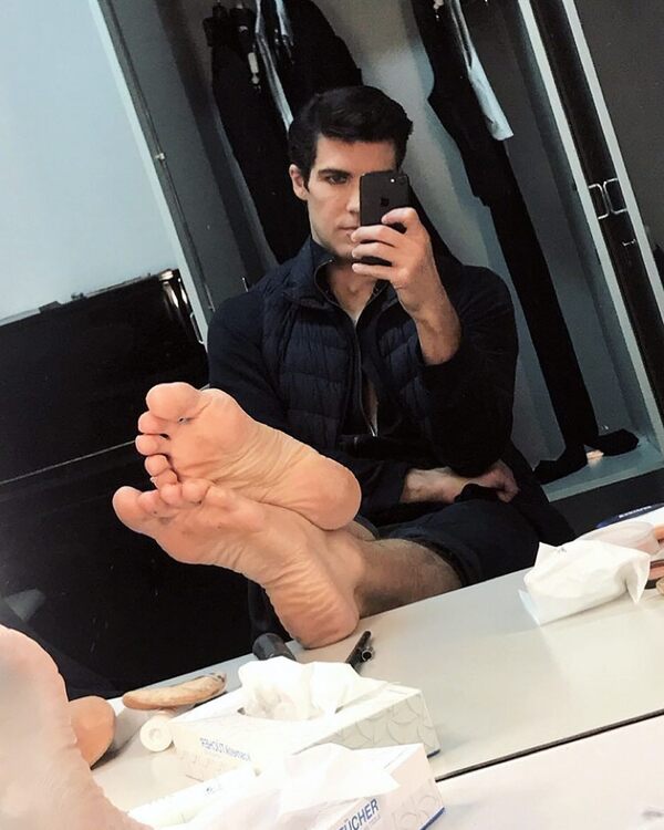 Roberto-Bolle-Feet-3141930.jpg
