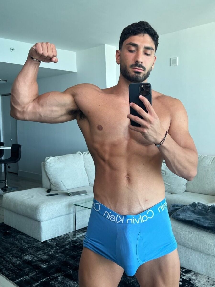 omgbulge (49).jpg
