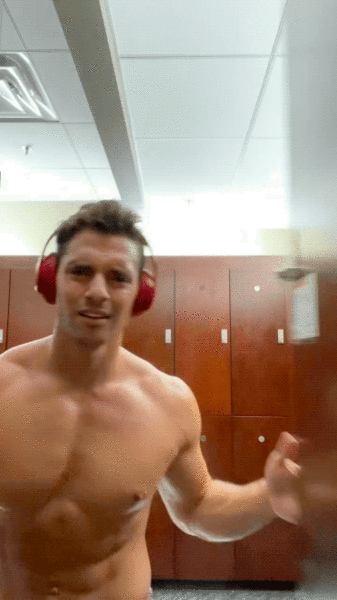 ezra moreland (2).gif