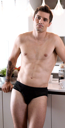 phil dunster (2).gif
