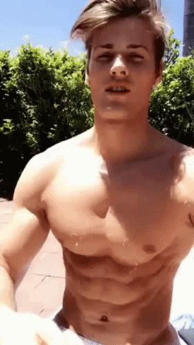 shirtless (16).gif