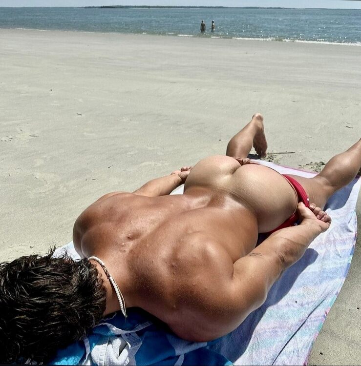 xxxbeachbutt.jpg