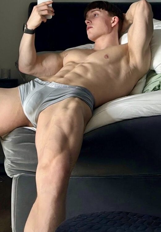 xxxbededge bulge.jpg