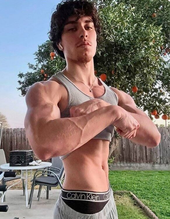 xxxnextdoor 2 q.jpeg