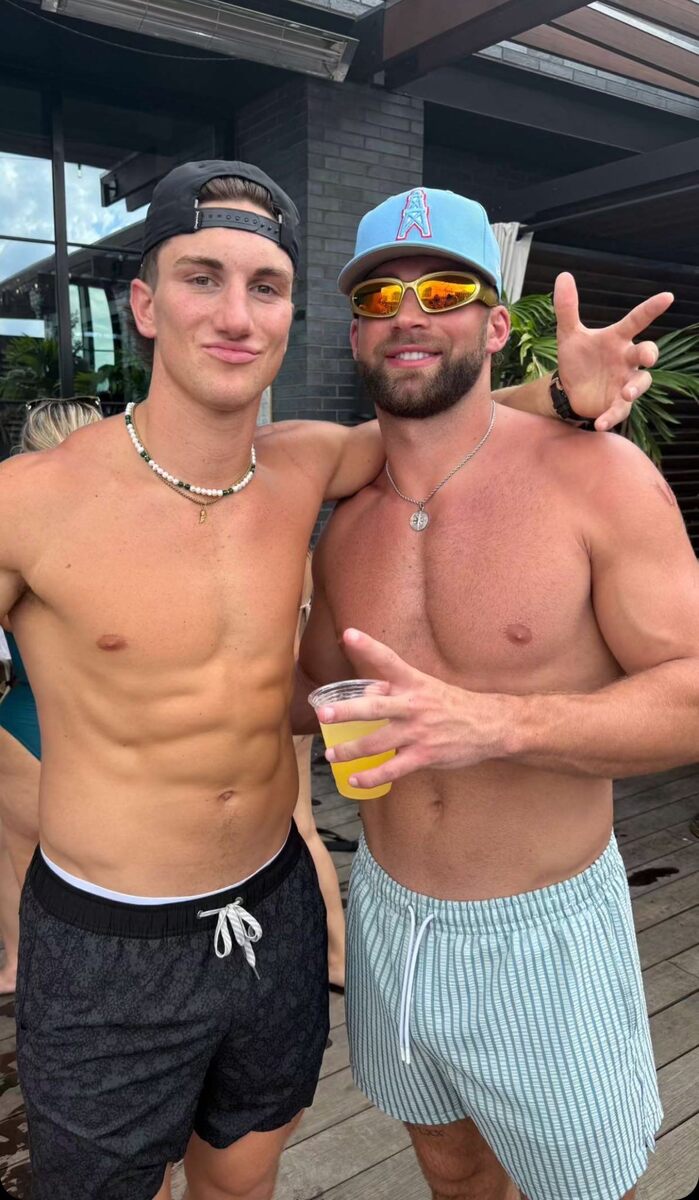 Pecs & Nips & More