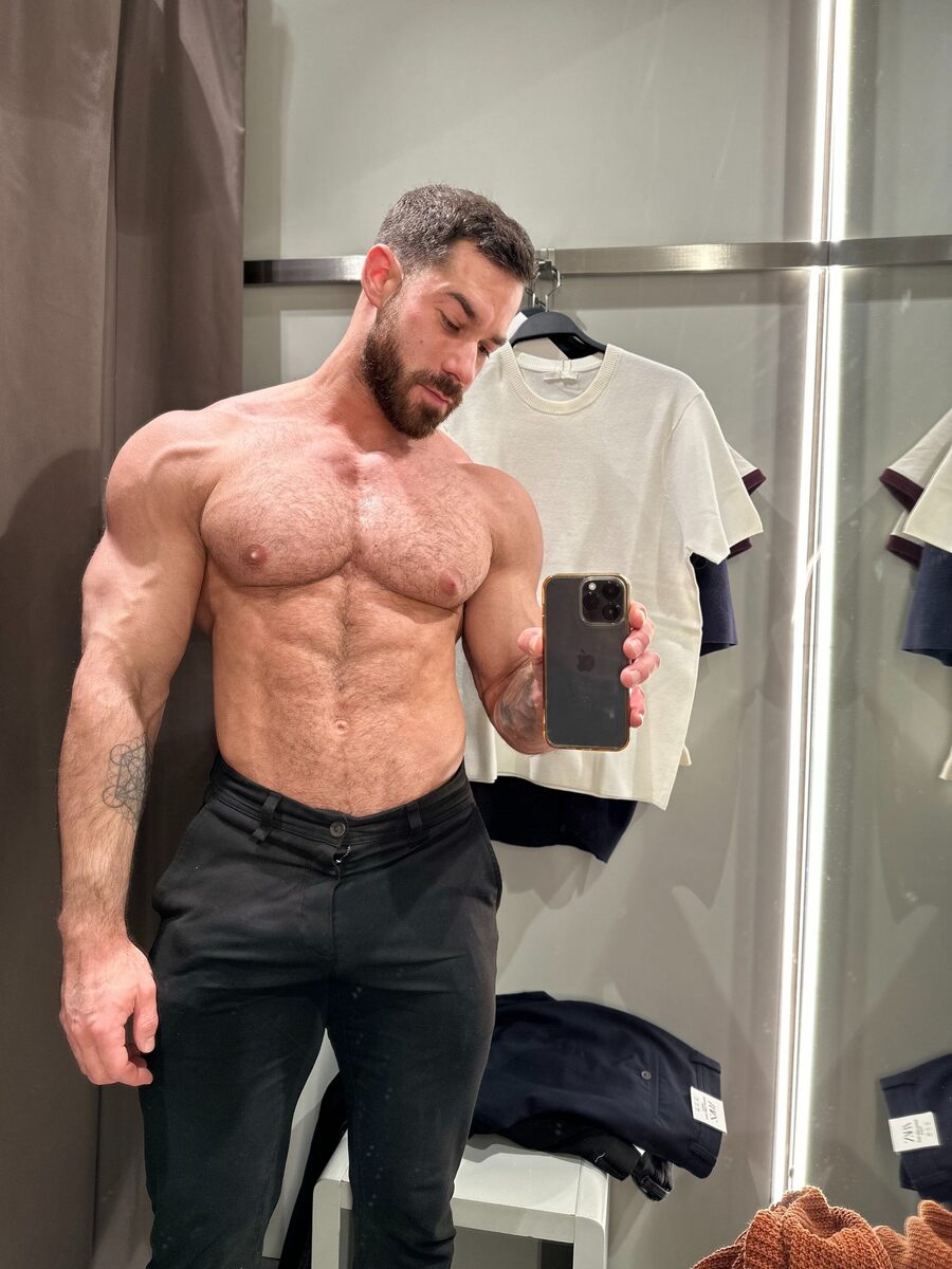Pecs & Nips & More