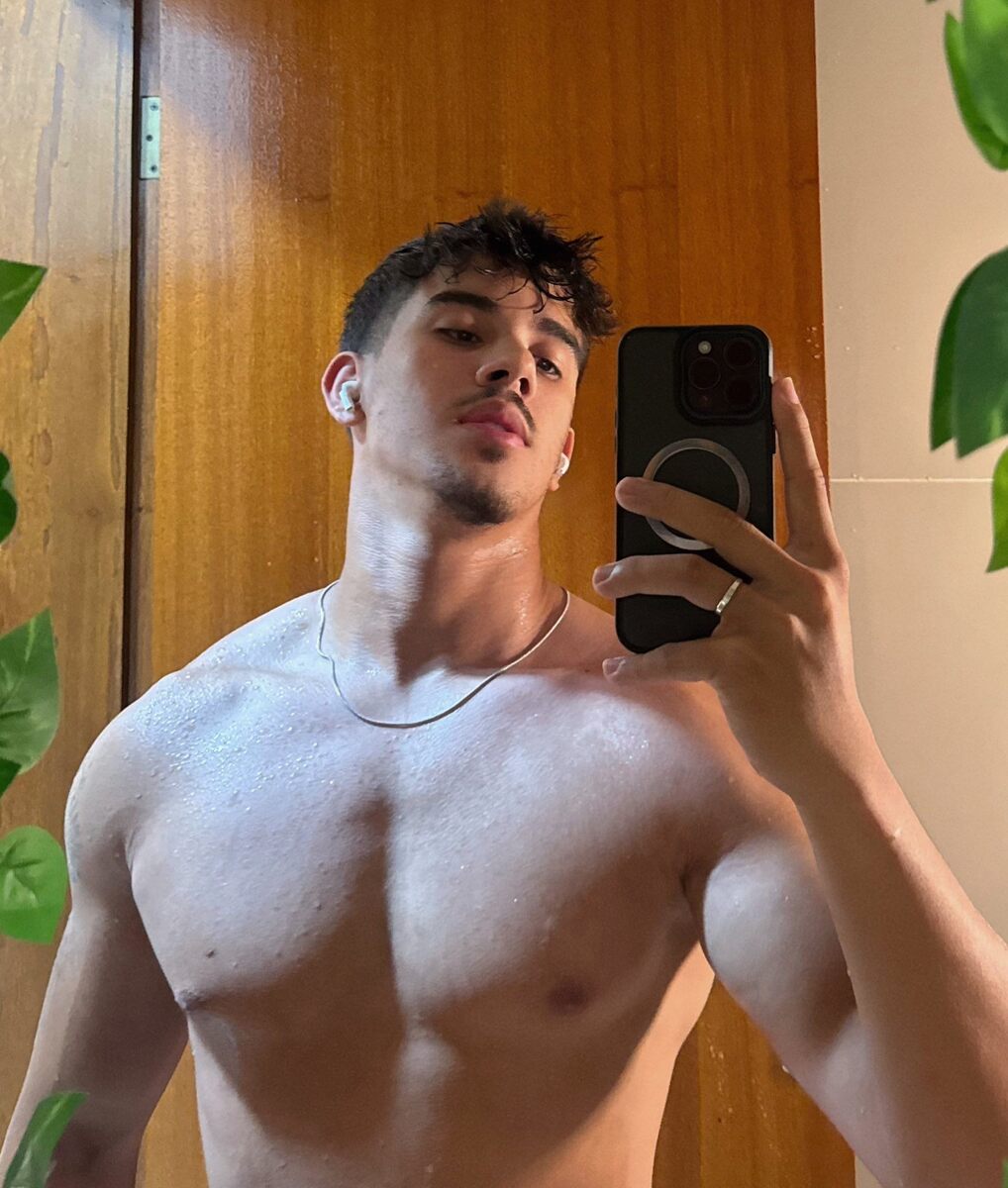 Pecs & Nips & More