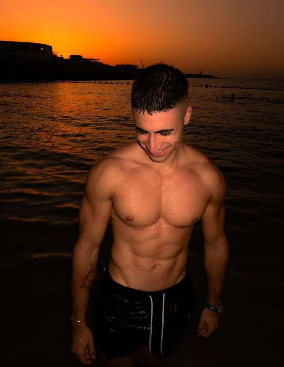 Pecs & Nips & More