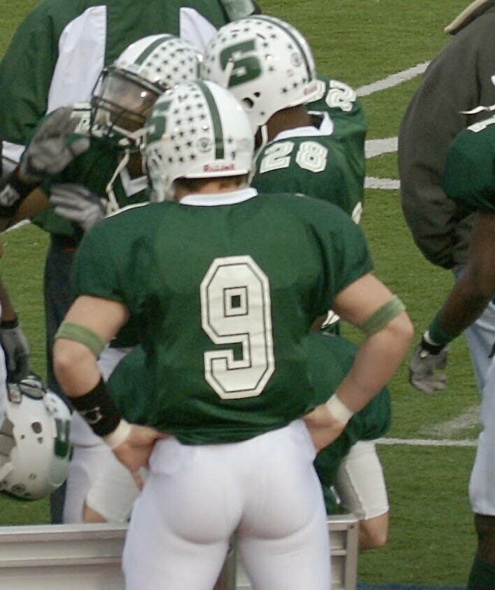 F7rCMnua8AA7U1f.jpg