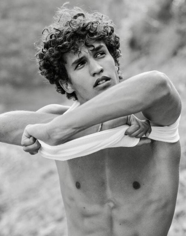 xxxundress curly1.jpeg