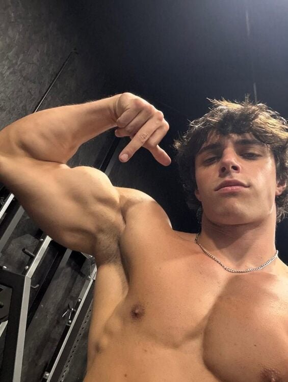 Muscle Stud Finger.jpg