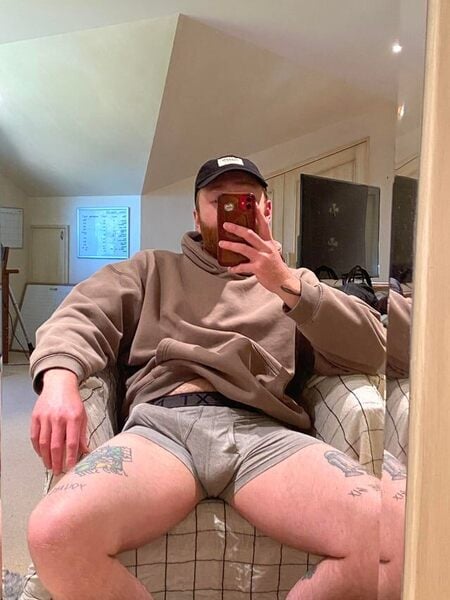 small.30-hey-bro-im-bored-come-entertain